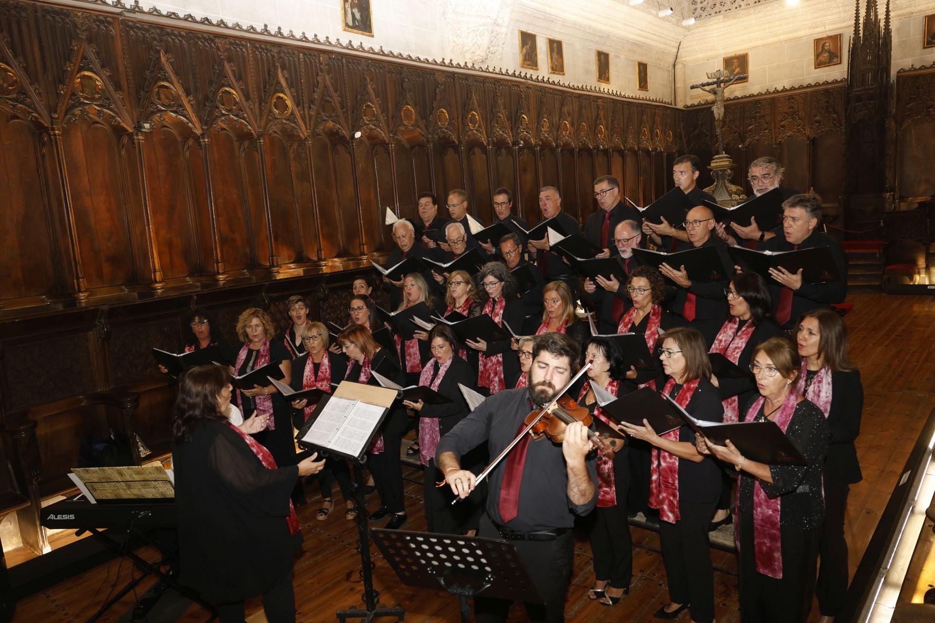 La Catedral de Palencia, a rebosar en la misa por San Antolín