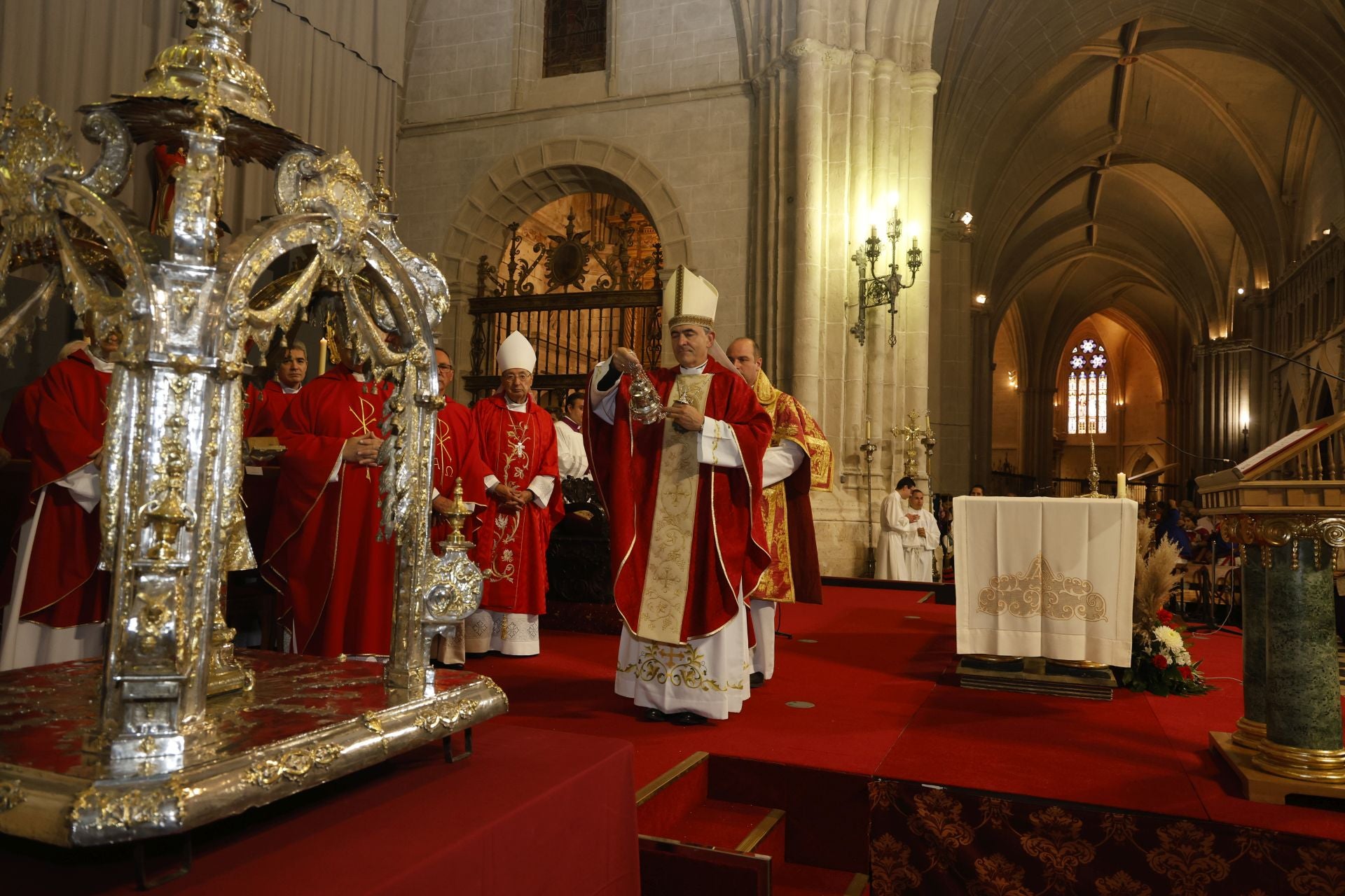 La Catedral de Palencia, a rebosar en la misa por San Antolín