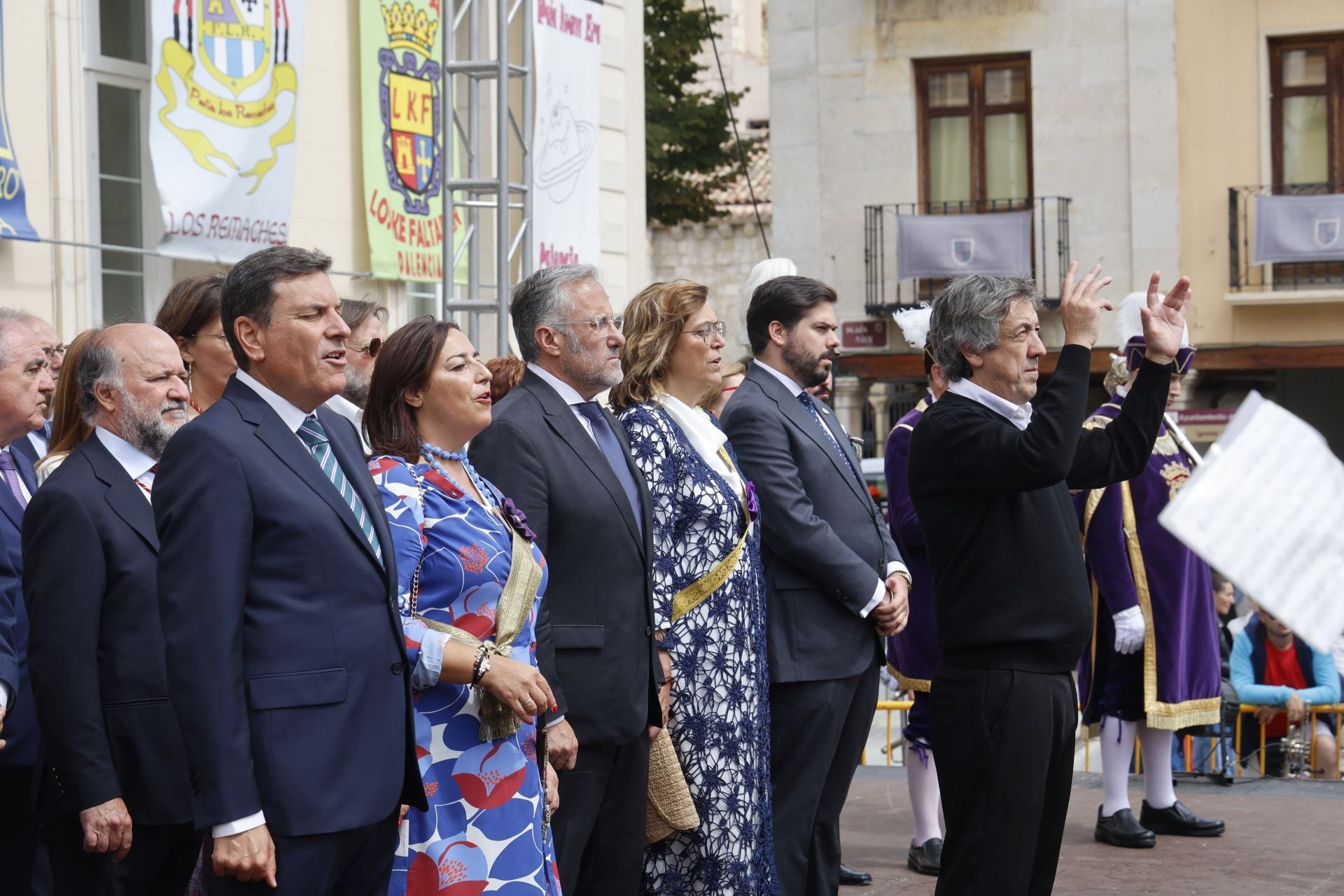 Así ha sido el desfile de los gigantes, cabezudos y peñas hasta la Plaza Mayor