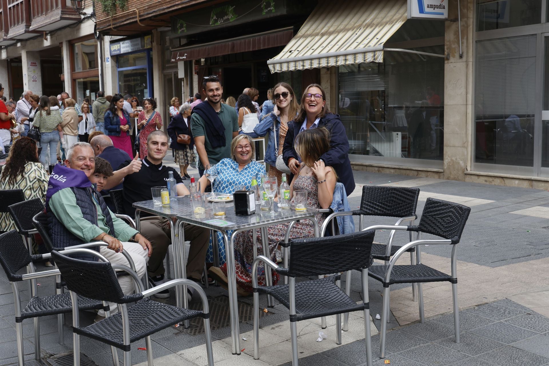 Los palentinos llenan las calles por San Antolín