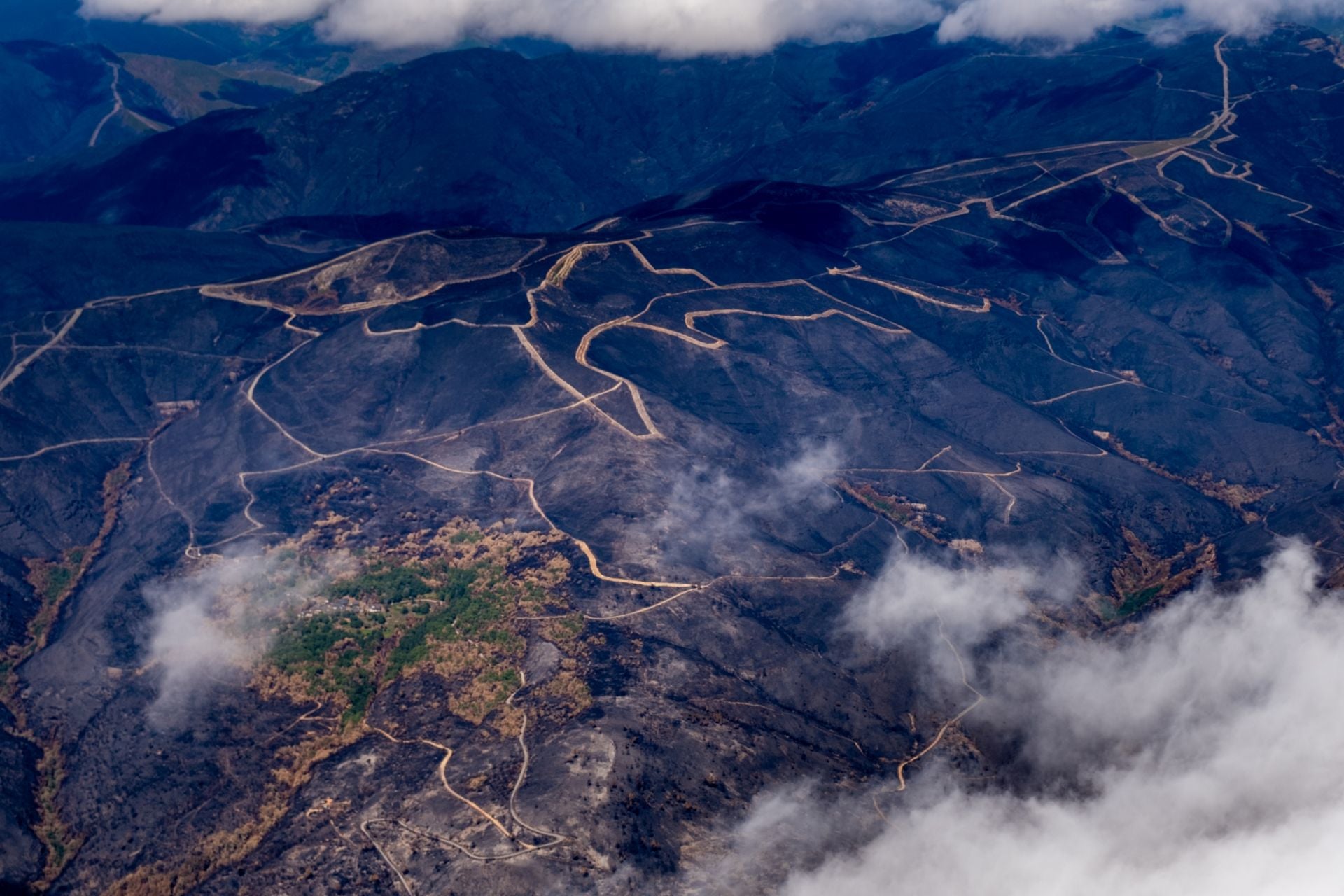 Zona afectada por el incendio de Cernedo, en Ourense.