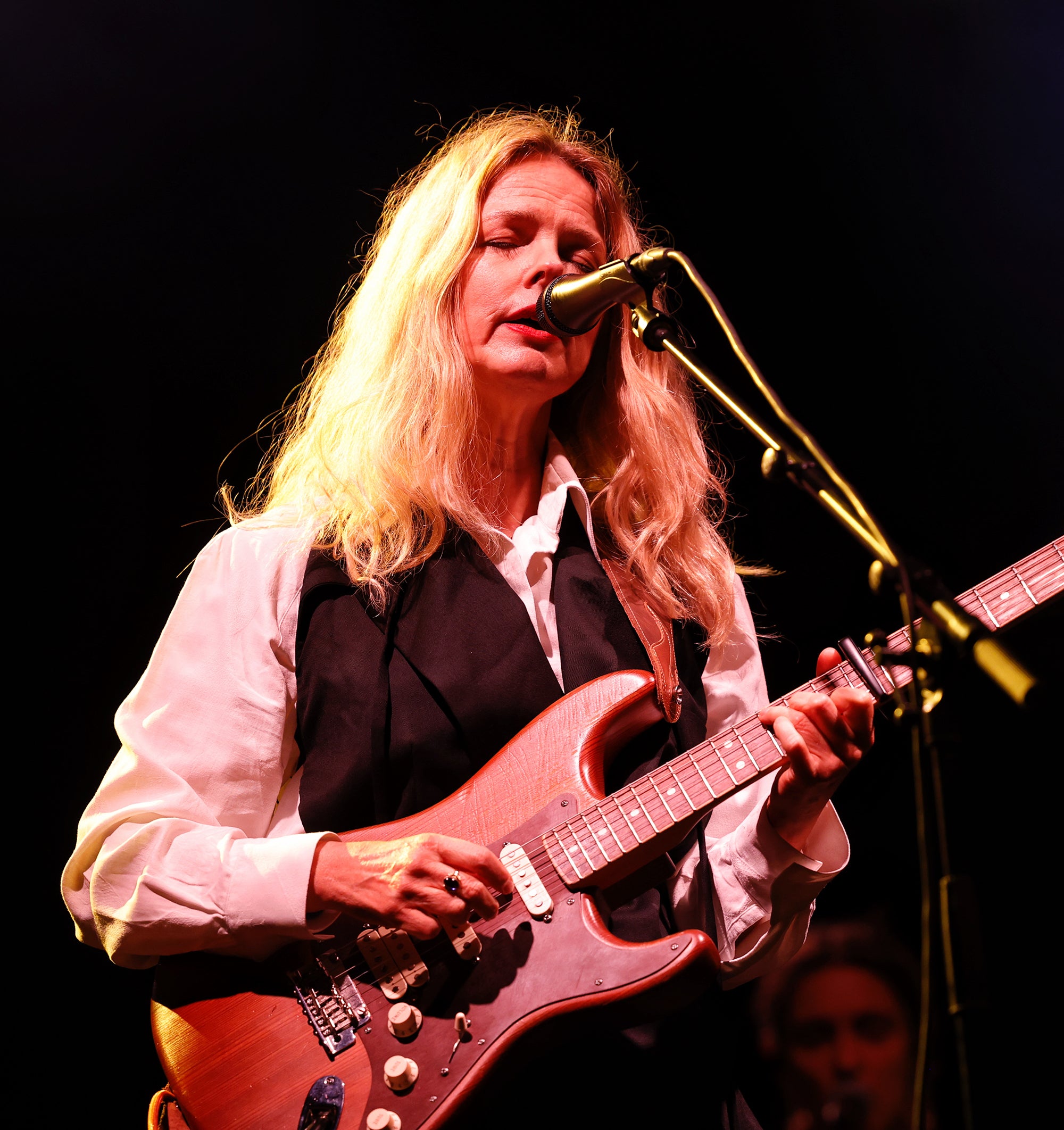 Cristina Rosenvinge llena la Plaza Mayor con su pop lírico
