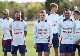 Jorge de Frutos, en el centro, junto a otros internacionales, en el entrenamiento de ayer.