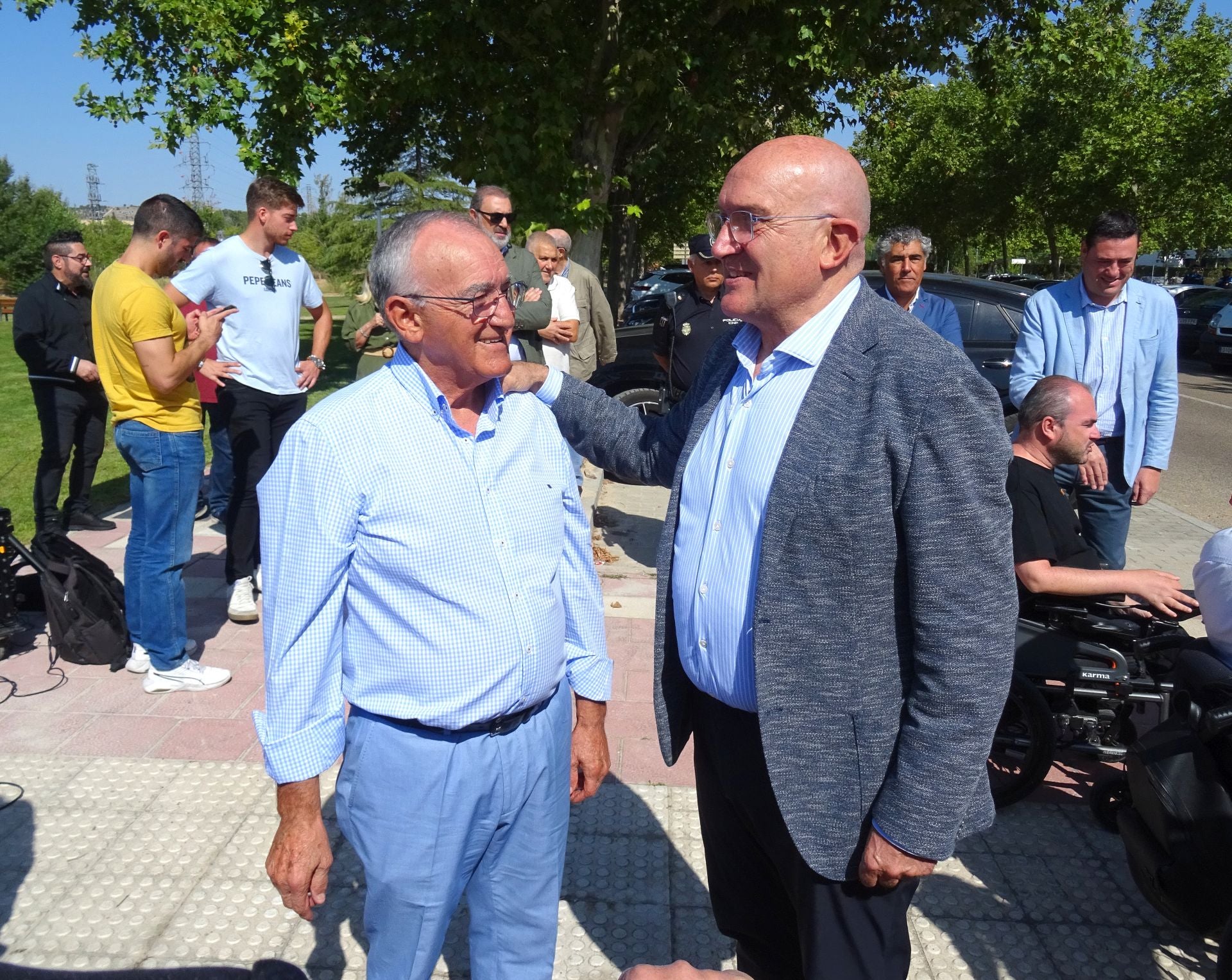El nuevo carril bici del Camino Viejo de Simancas luce el nombre de Tomás Nistal