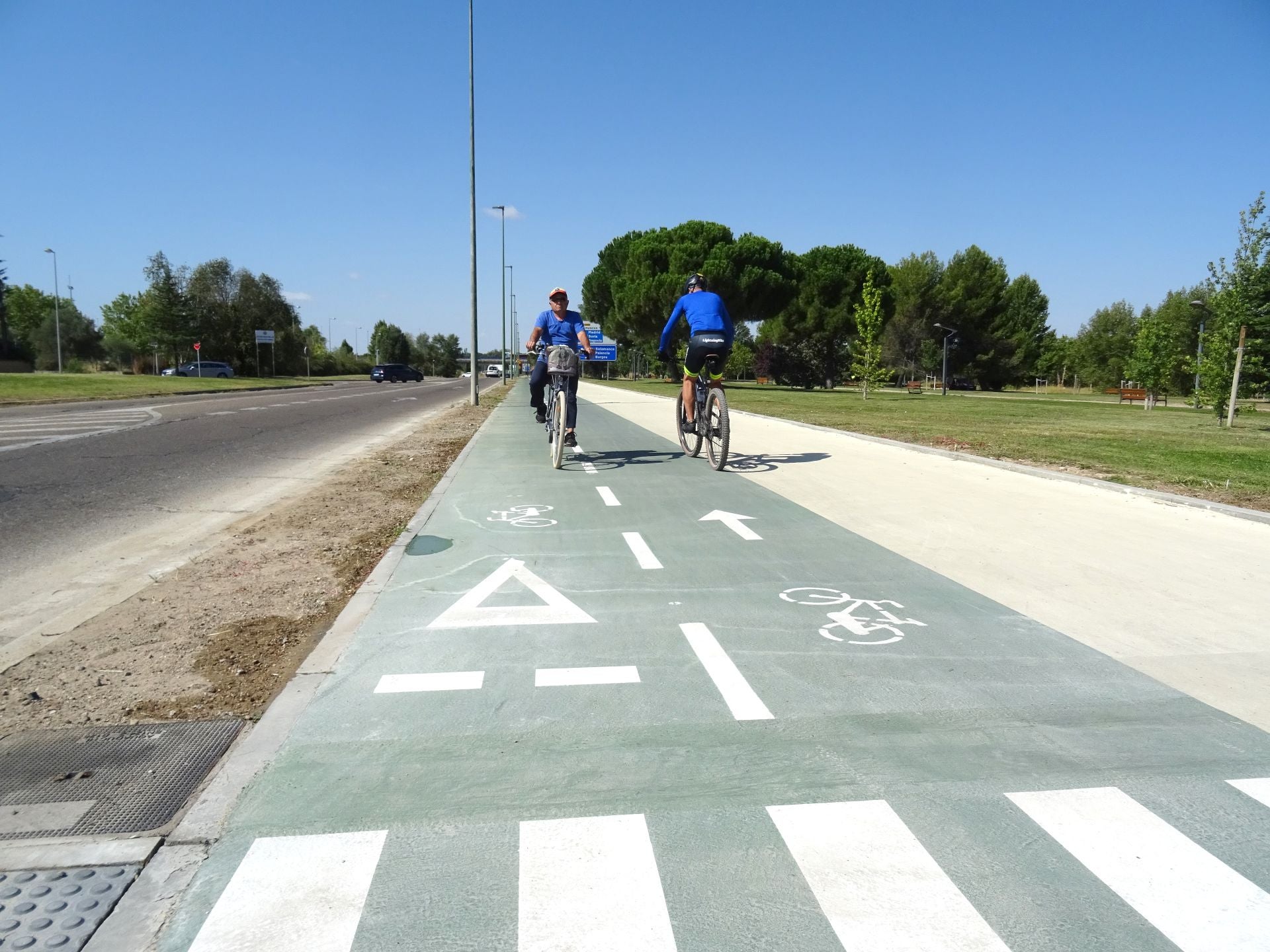 El nuevo carril bici del Camino Viejo de Simancas luce el nombre de Tomás Nistal
