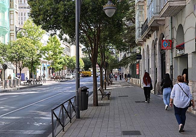 Calle Miguel Íscar, a la altura de la Casa de Cervantes.