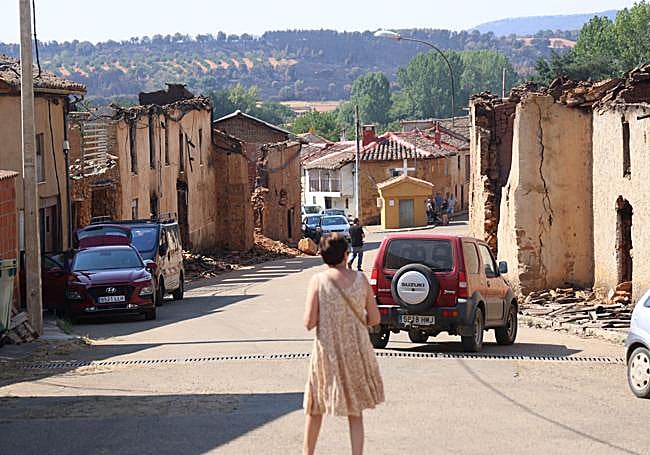 Viviendas quemadas por los incendios en Palacios de Jamuz.