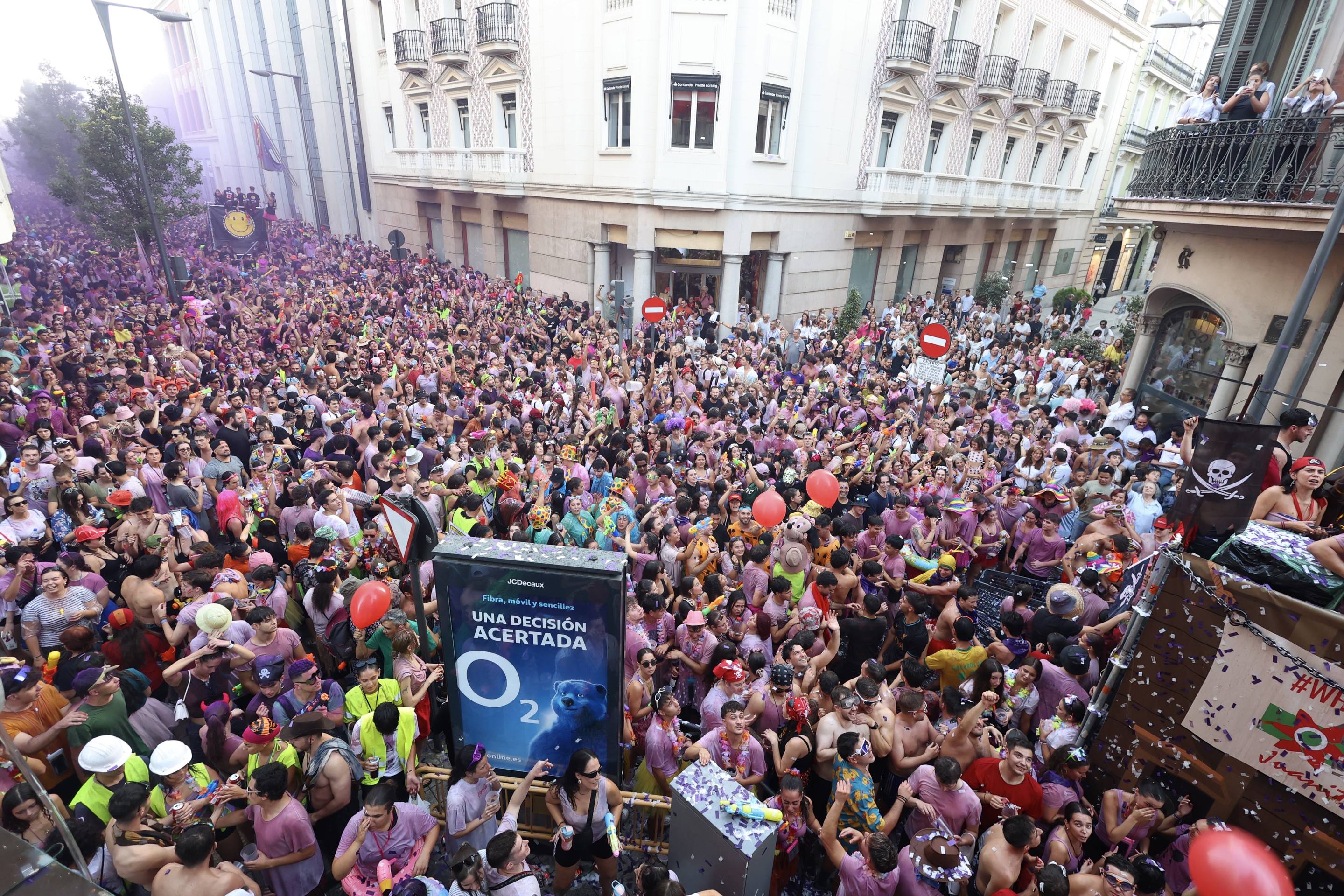 Las mejores imágenes del desfile de peñas de las Fiestas de Valladolid 2025