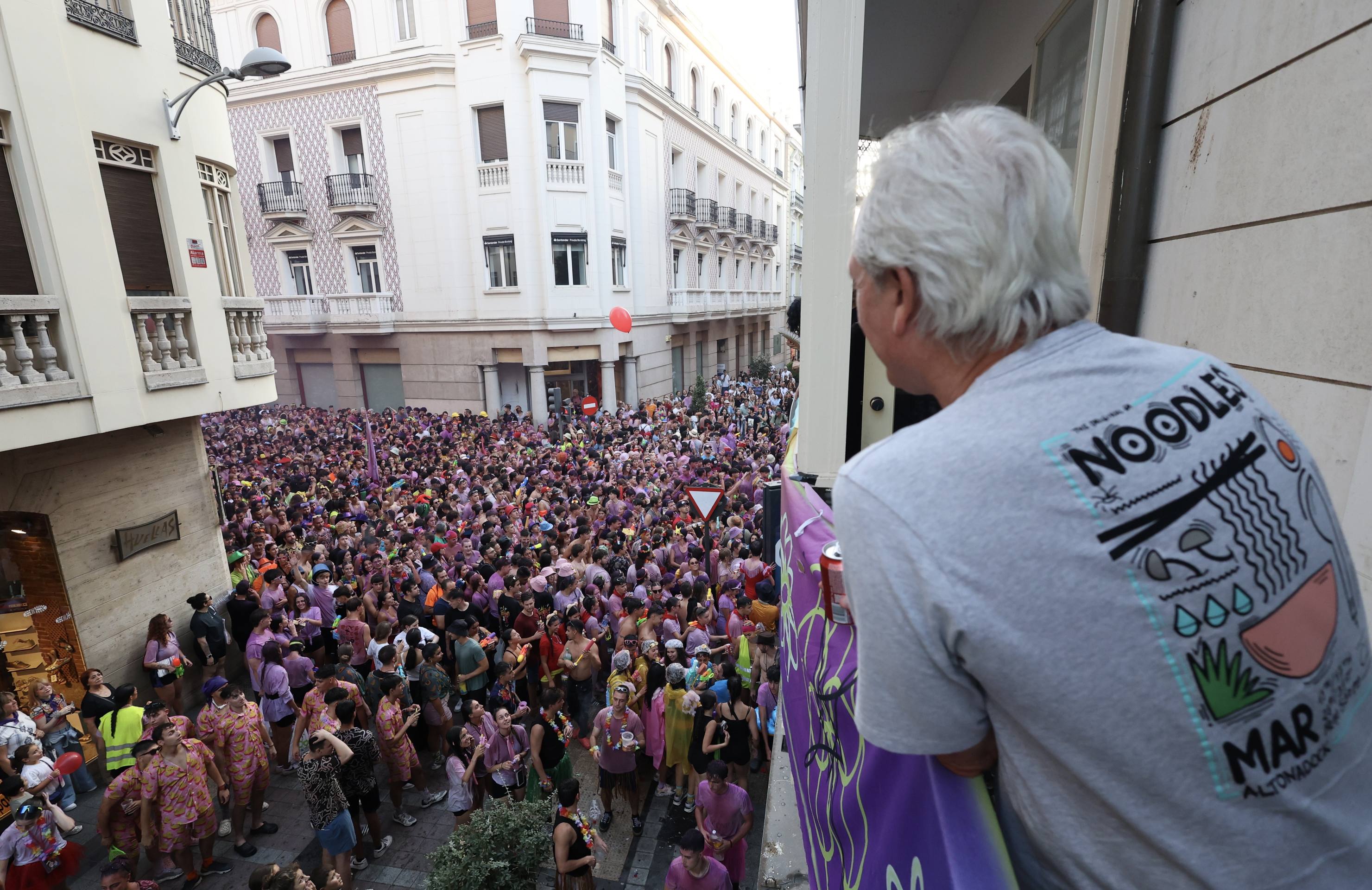 Las mejores imágenes del desfile de peñas de las Fiestas de Valladolid 2025