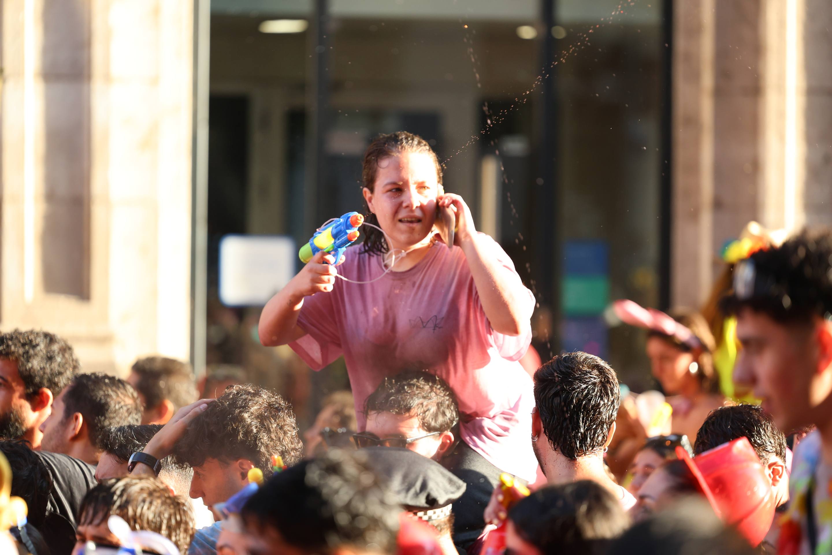 Las mejores imágenes del desfile de peñas de las Fiestas de Valladolid 2025