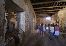 La visita al Palacio volvió a poner de manifiesto la necesidad urgente de su conservación