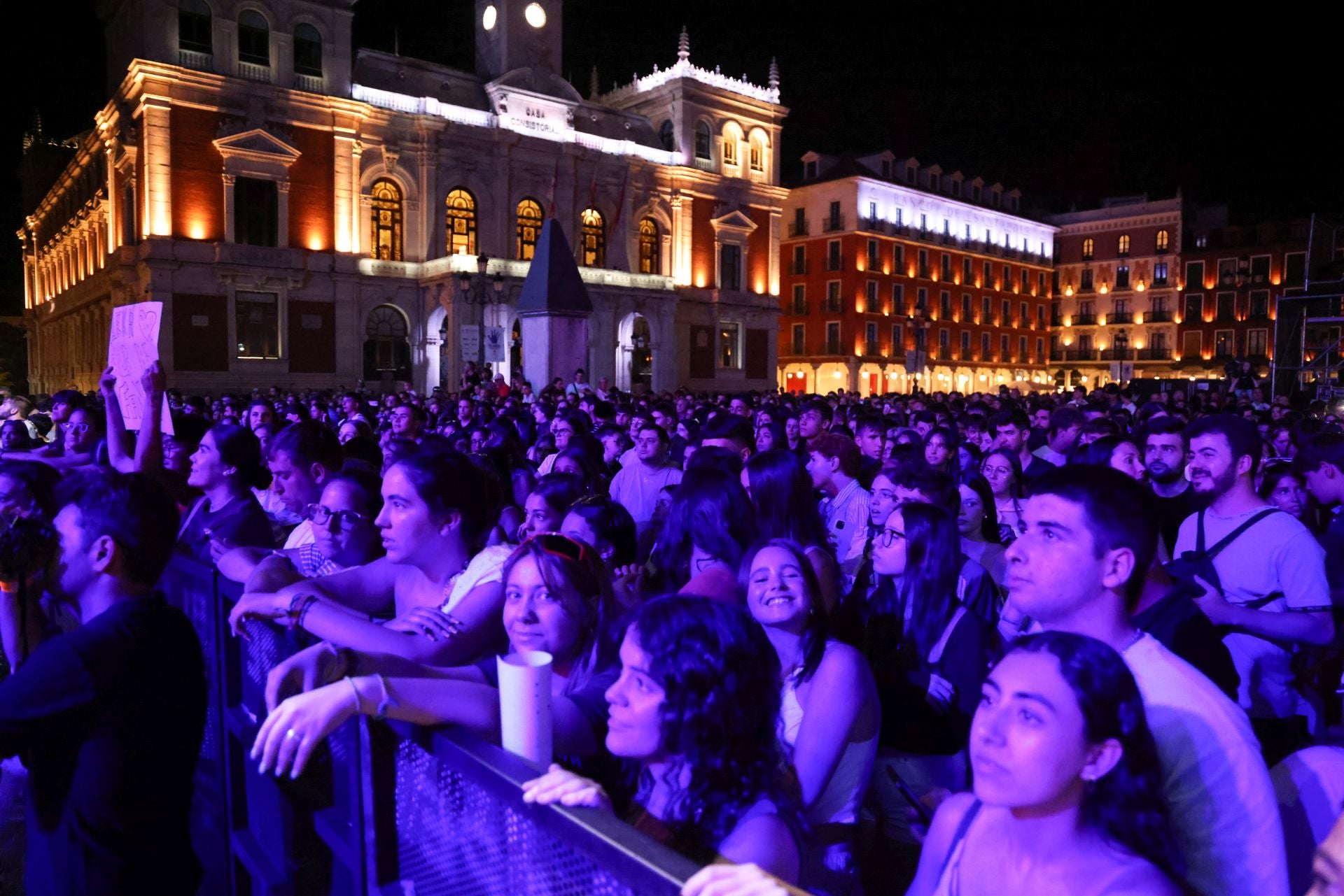 El concierto de Eleká The Class, el telonero de Beret, en imágenes
