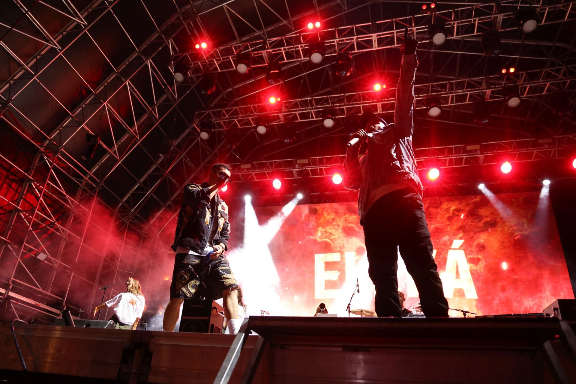 El concierto de Eleká The Class, el telonero de Beret, en imágenes