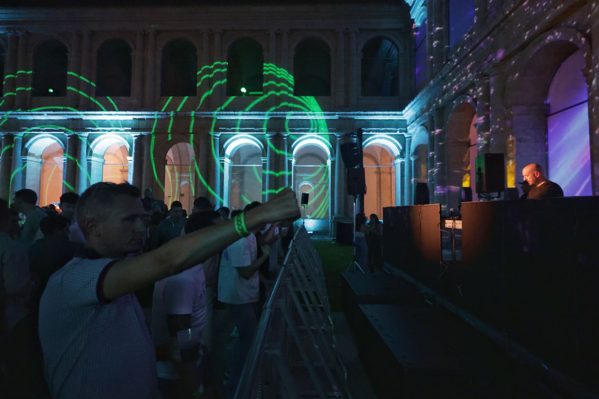 El concierto de música electrónica &#039;Arde&#039; llena el Patio Herreriano de Valladolid