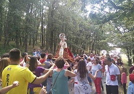 Procesión con la Virgen de Hontanares