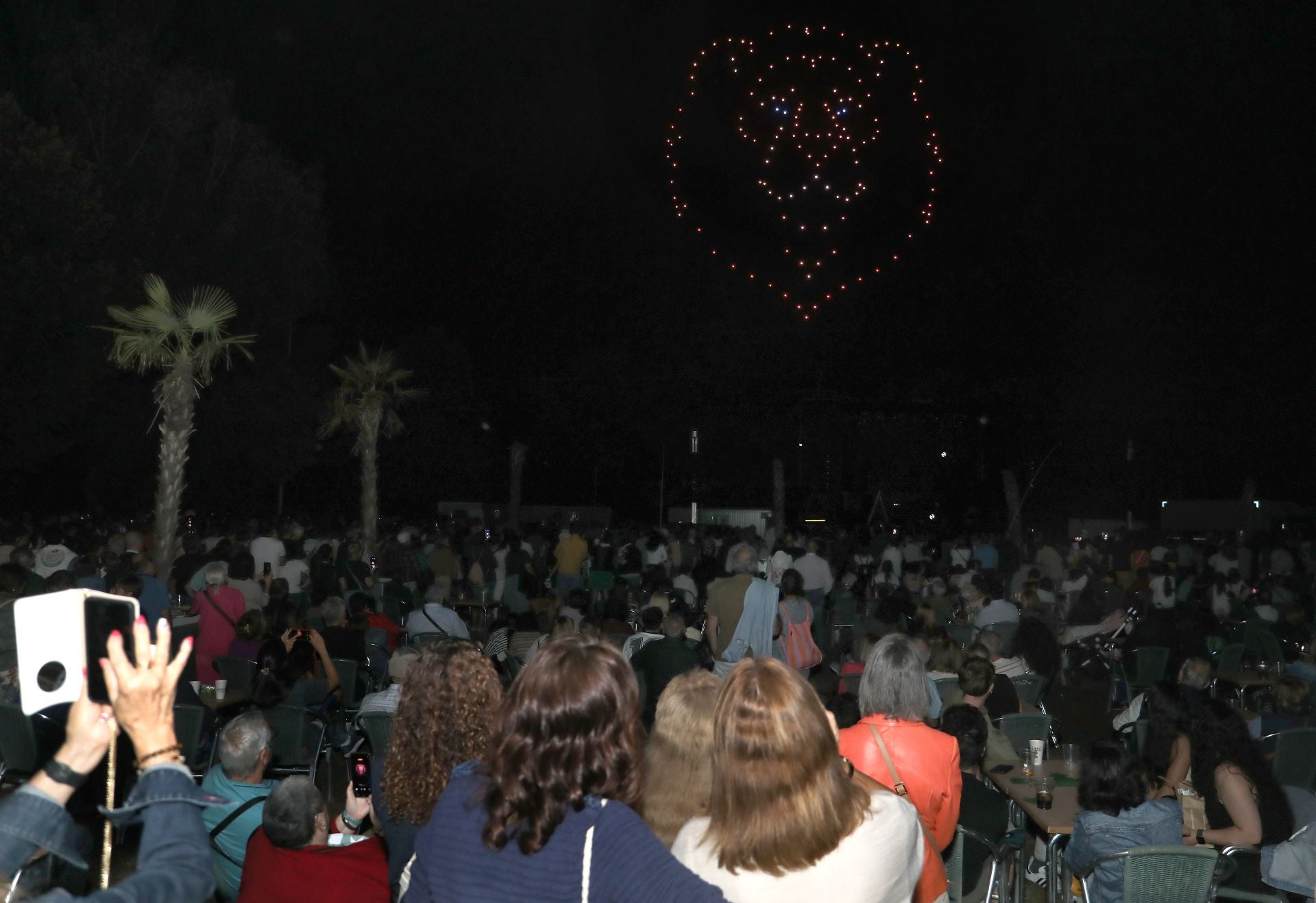 Los drones que hacen el cielo iluminado y silencioso