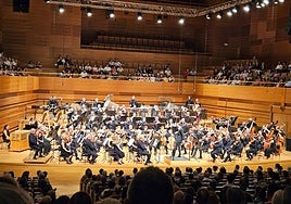 La OSCyL durante el concierto dirigido por Néstor Bayona.