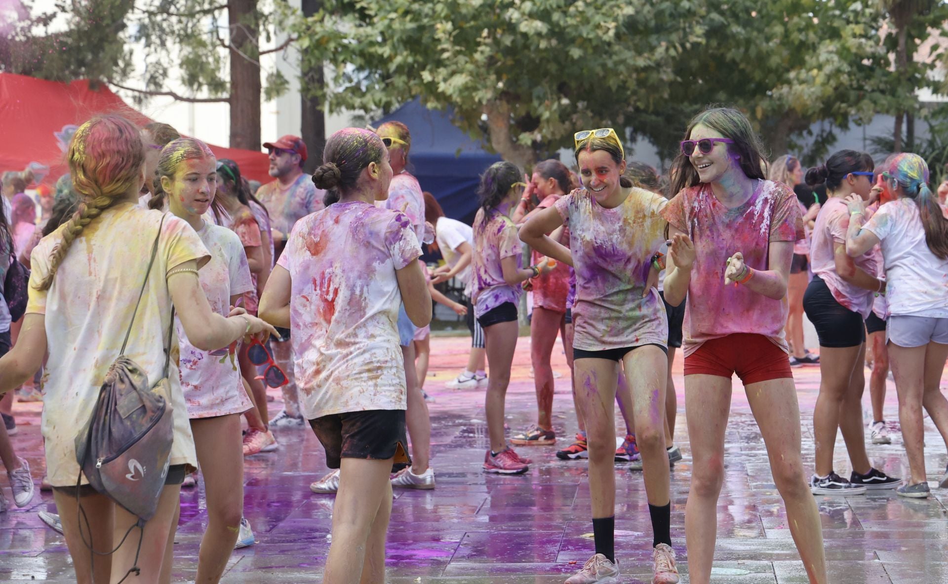 Palencia se tiñe de colores festivos