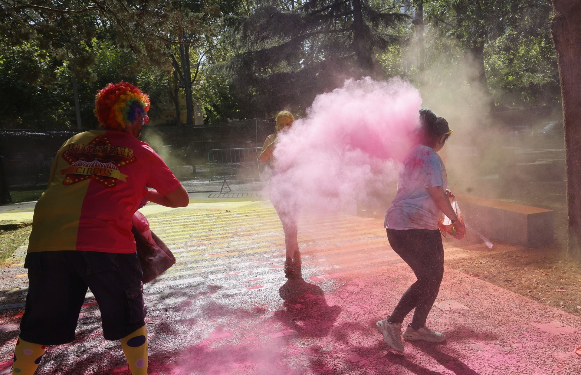 Palencia se tiñe de colores festivos