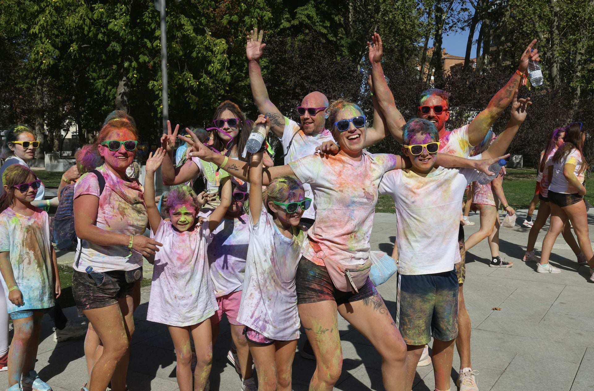 Palencia se tiñe de colores festivos