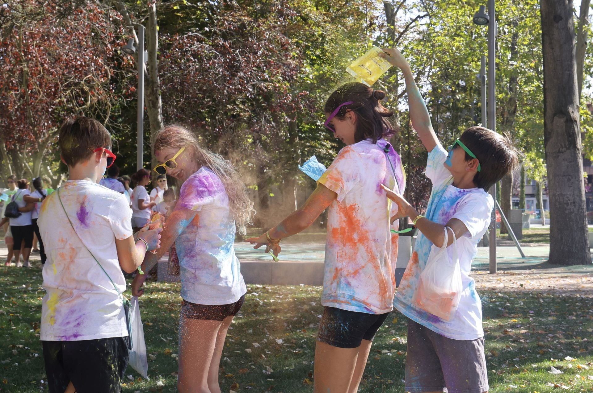 Palencia se tiñe de colores festivos