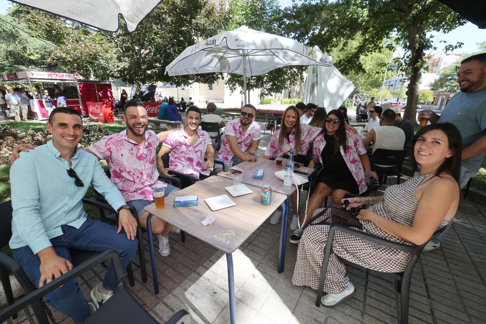 Las imágenes del ambientazo de la primera jornada oficial de las casetas de la Feria de Día