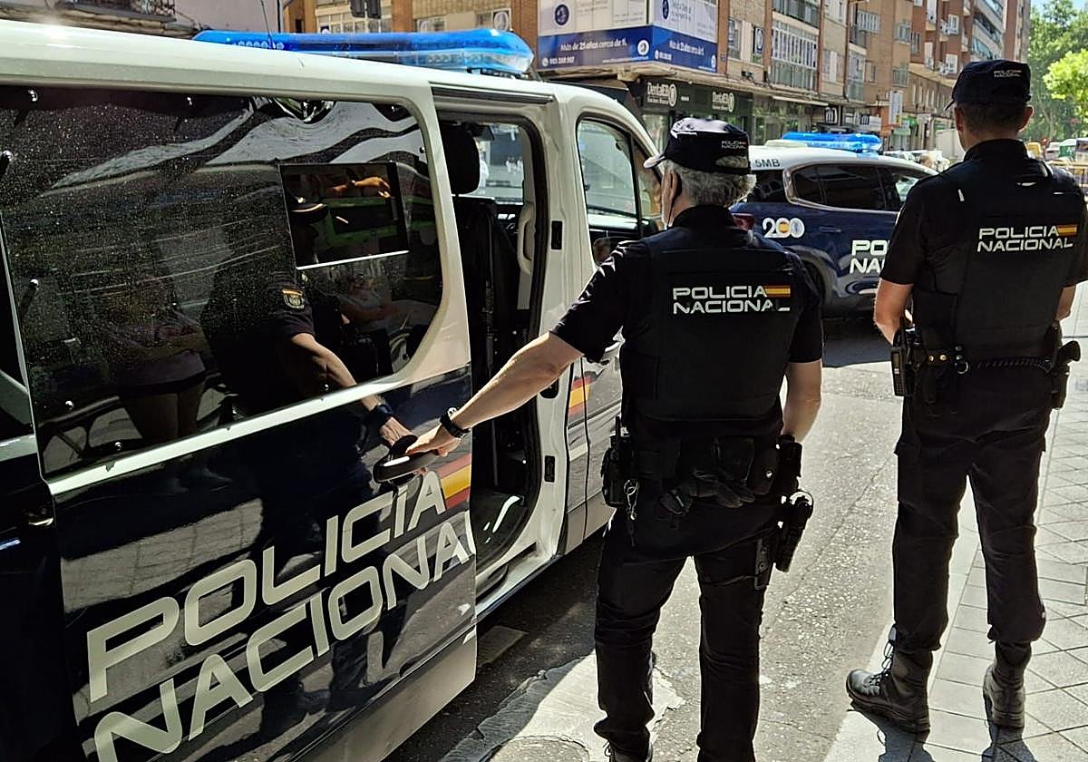 Agentes del Cuerpo Nacional de Policía.