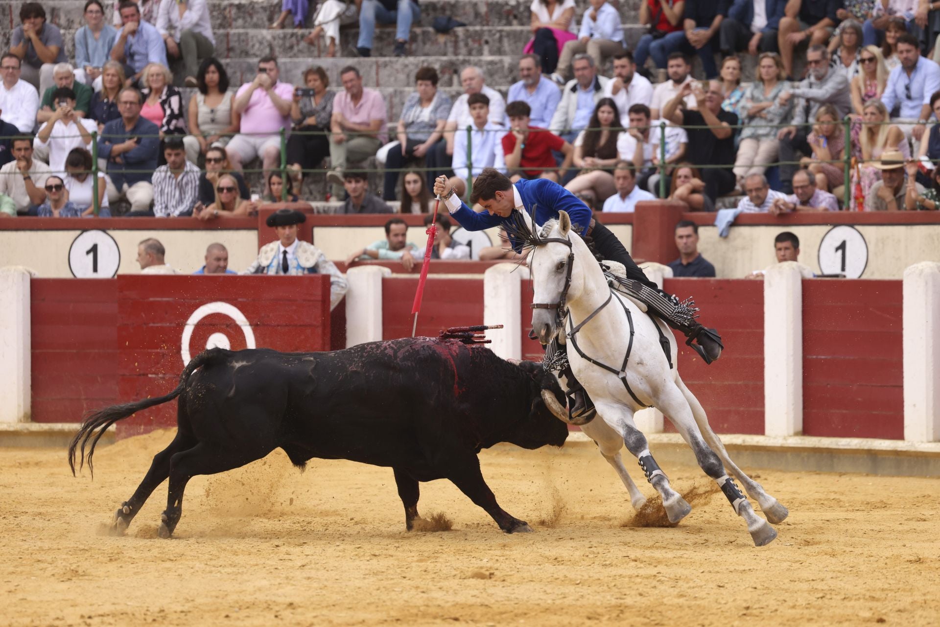 Guillermo Hermoso de Mendoza en la corrida de rejones de Valladolid.