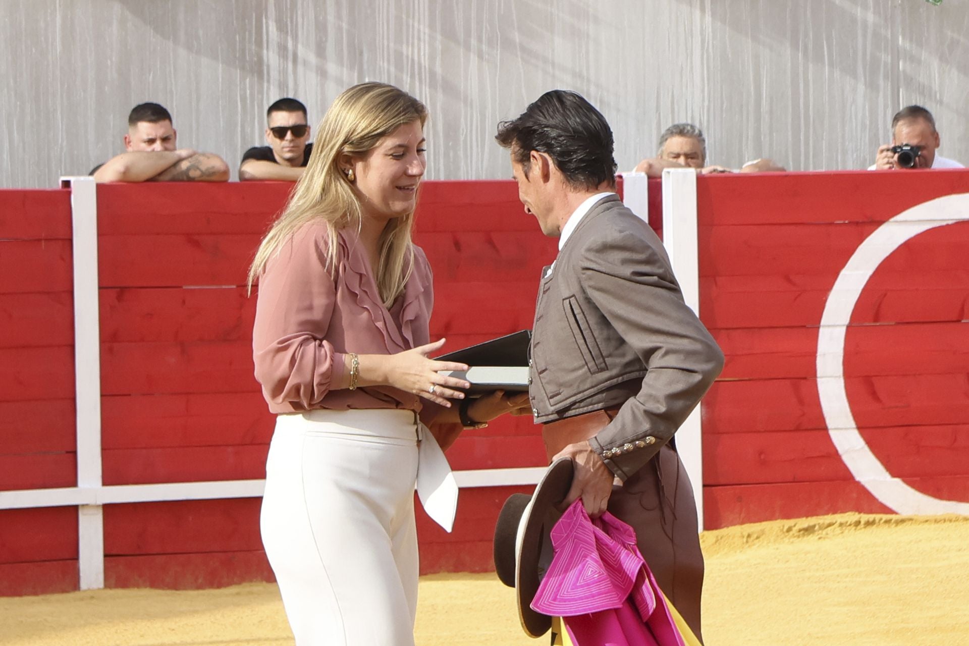 La inauguración de la plaza taurina de Alaejos, en imágenes