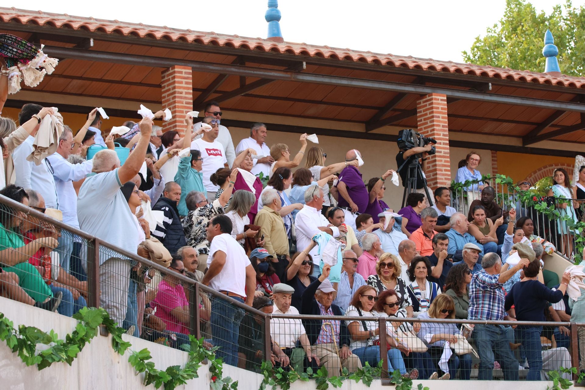 La inauguración de la plaza taurina de Alaejos, en imágenes