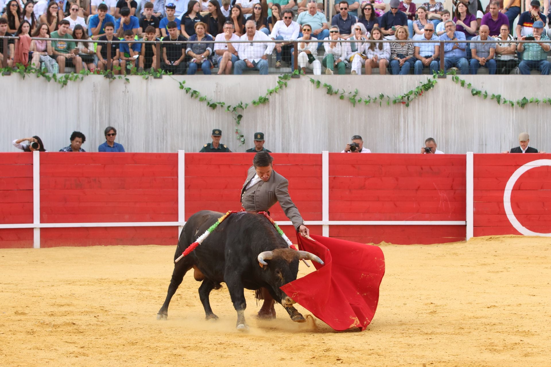 La inauguración de la plaza taurina de Alaejos, en imágenes