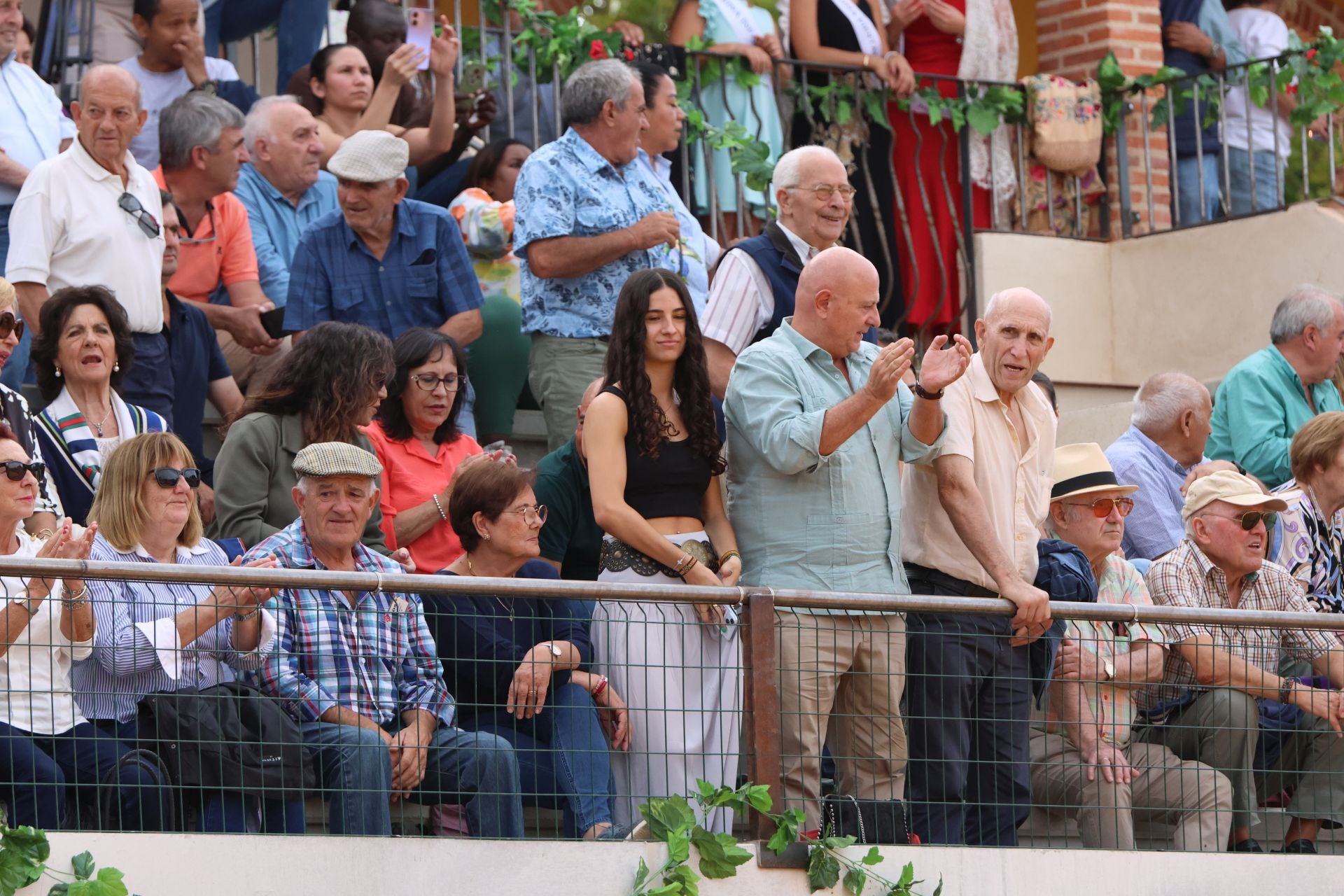 La inauguración de la plaza taurina de Alaejos, en imágenes