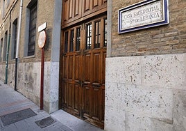 Fachada de la Casa Sacerdotal, en la calle San Marcos.