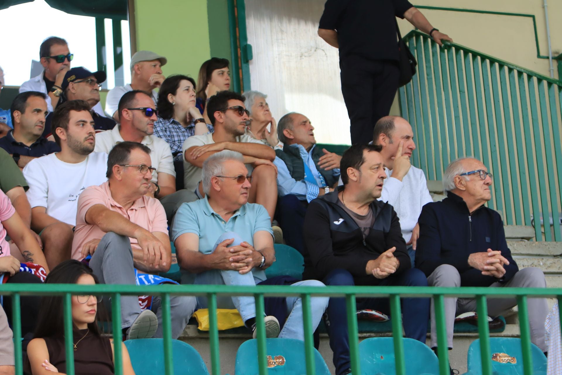 Búscate en las gradas de La Albuera durante el primer partido de la Sego