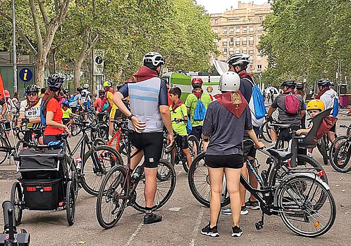 Salida de la marcha cicloturista en Recoletos.