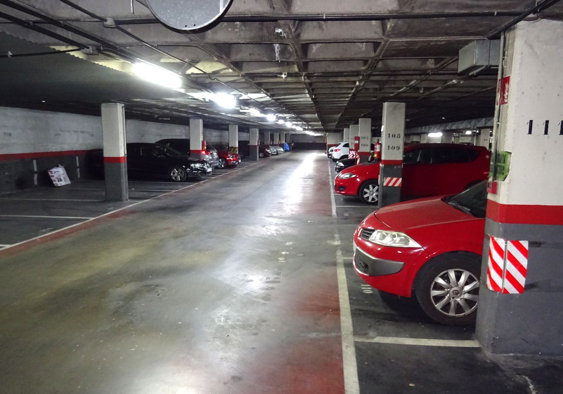 Plaza reformada en la calle del Amor de Dios