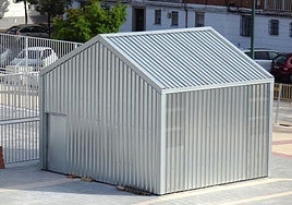 Plaza reformada en la calle del Amor de Dios