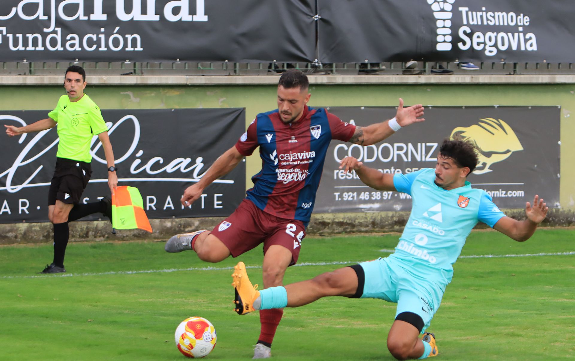 Fotos de la victoria de la Segoviana en su debut liguero
