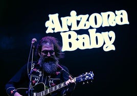 El show de Arizona Baby en el paseo de Las Moreras