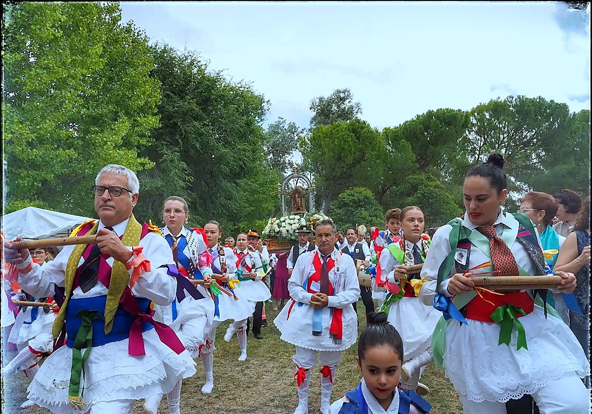 Ampudia danza a la Virgen de Alconada