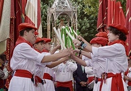 Paloteo en Saldaña en la romería de la Virgen del Valle.