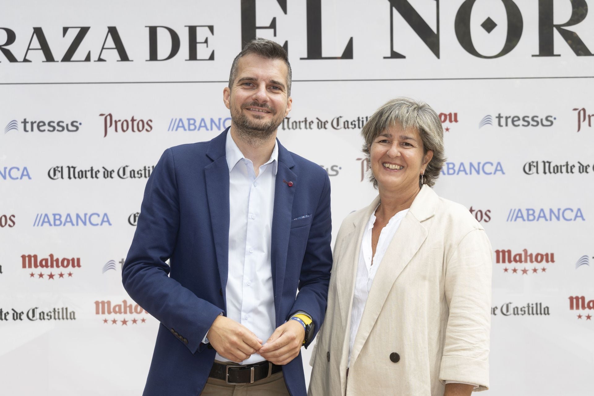 Ricardo Álvarez, de Mercadona, y Charo López, de El Norte.