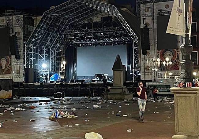 La Plaza Mayor, tras el concierto de Beret.