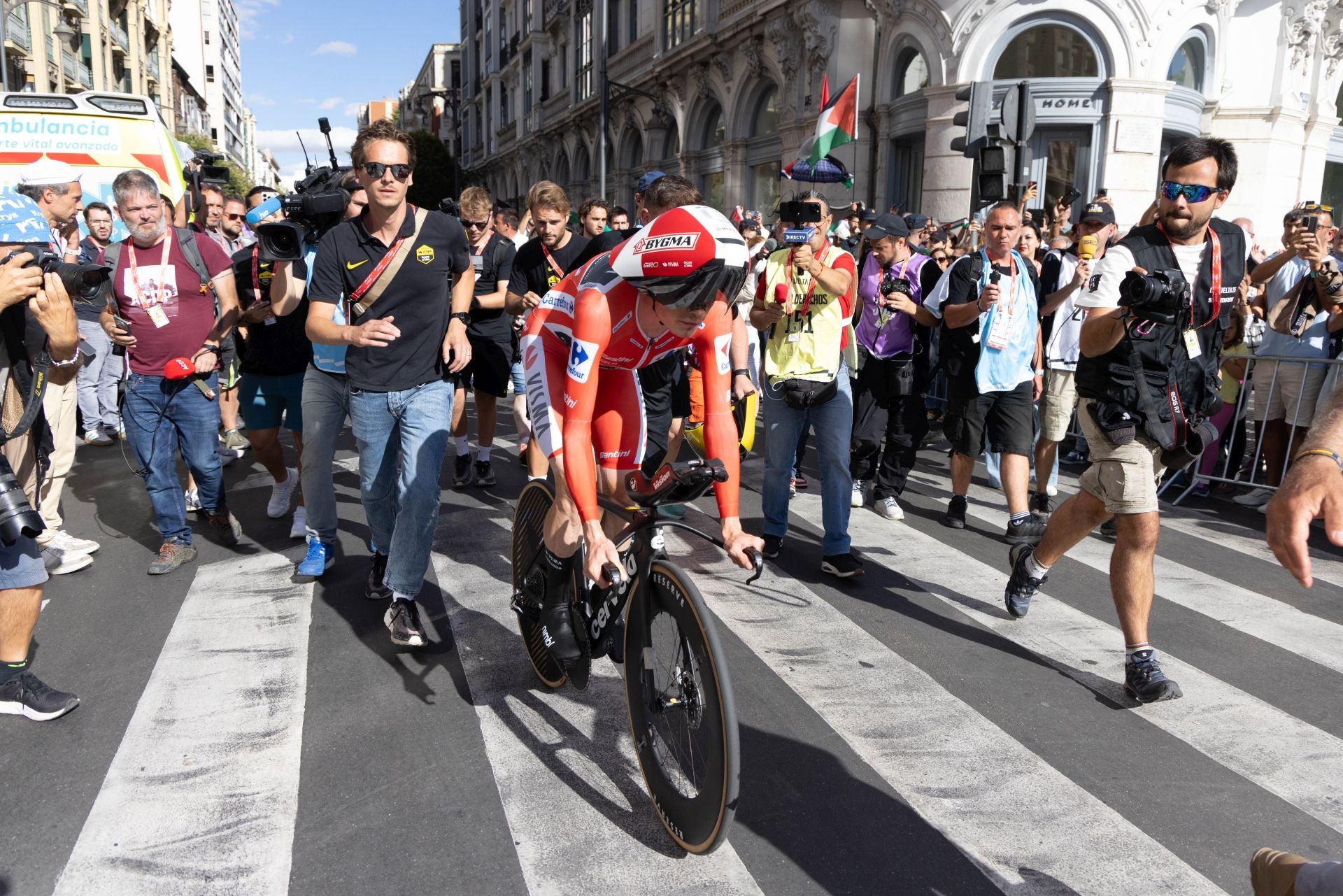 Las imágenes de la celebración de la contrarreloj de La Vuelta a su paso por Valladolid