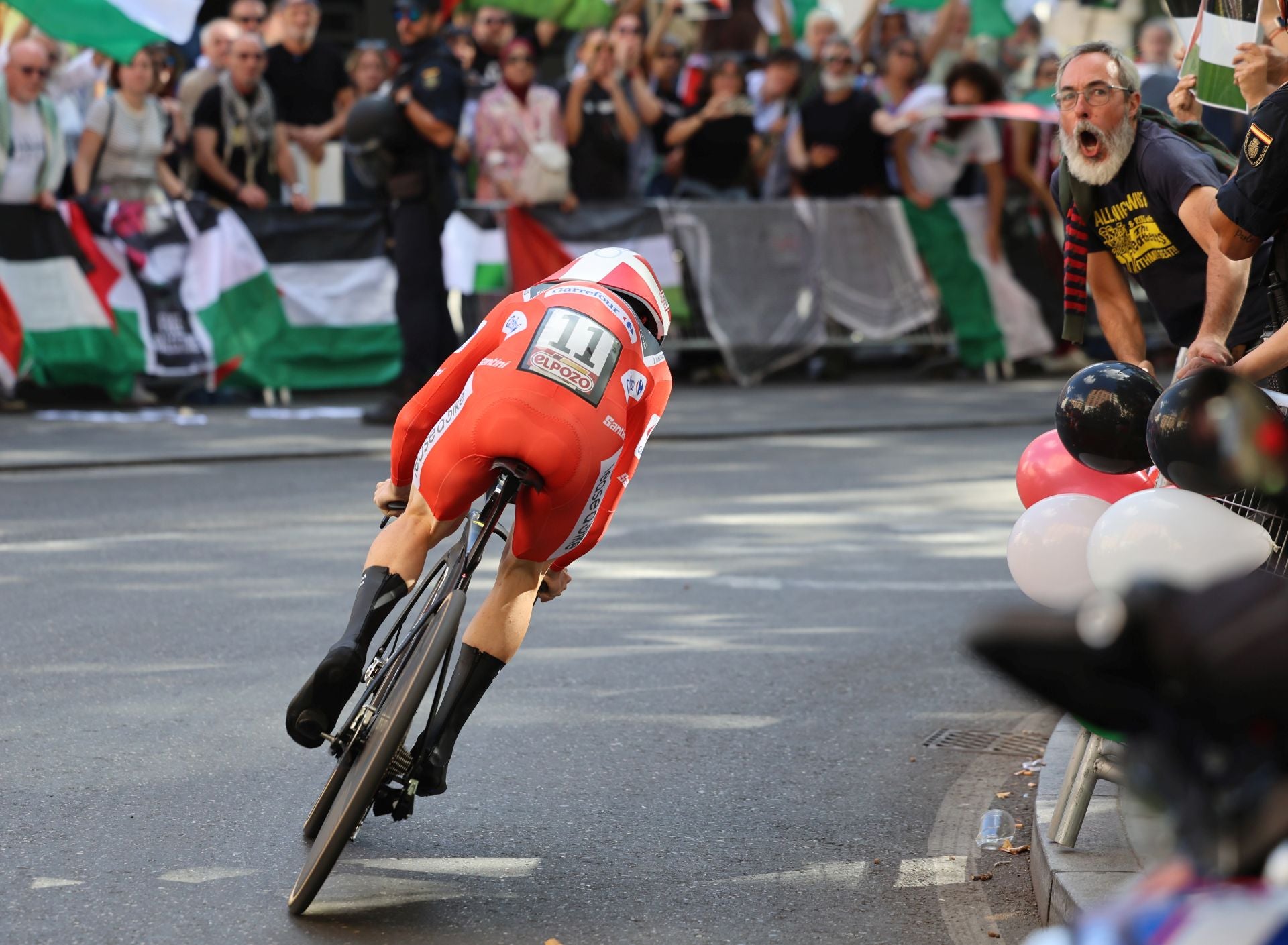 Las imágenes de la celebración de la contrarreloj de La Vuelta a su paso por Valladolid
