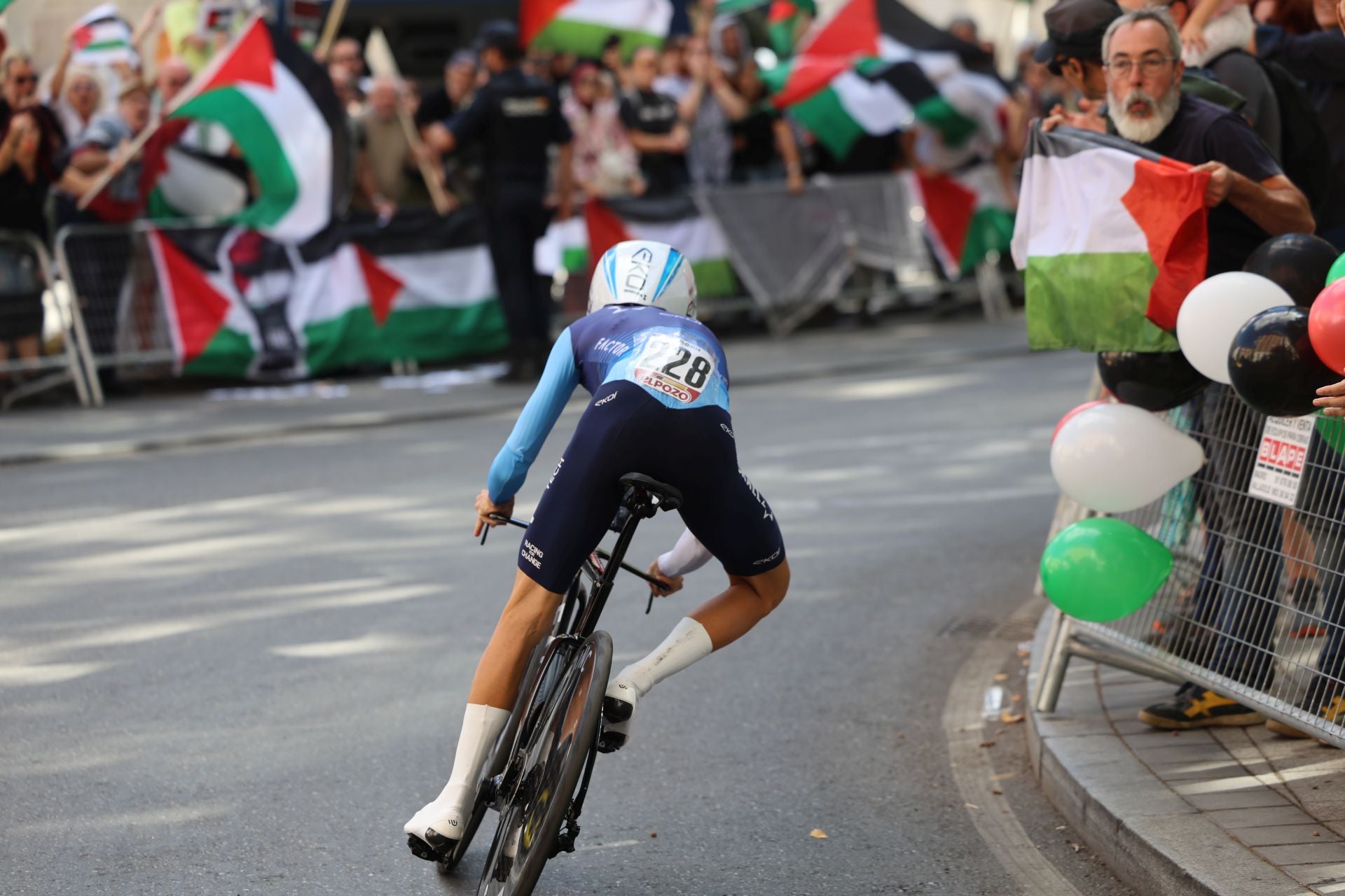 Las imágenes de la celebración de la contrarreloj de La Vuelta a su paso por Valladolid