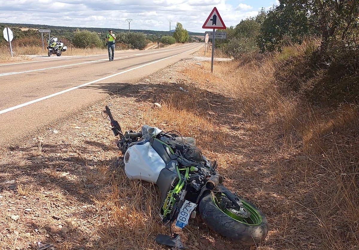 Estado en el que quedó la motocicleta tras el accidente.