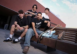 Los integrantes del grupo Salto Base, que este sábado actúan en la Plaza Mayor de Valladolid.