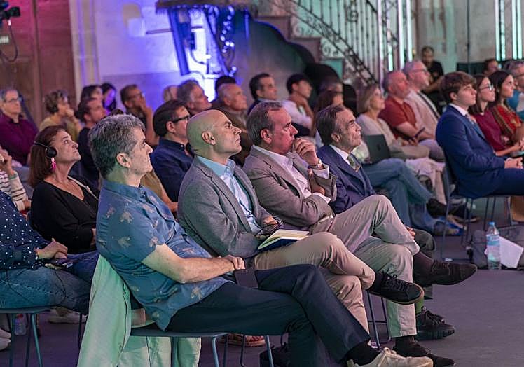 Parte del público asistente al acto.