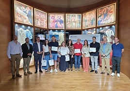 Los premiados en Tierra de Oportunidades junto los organizadores y autoridades